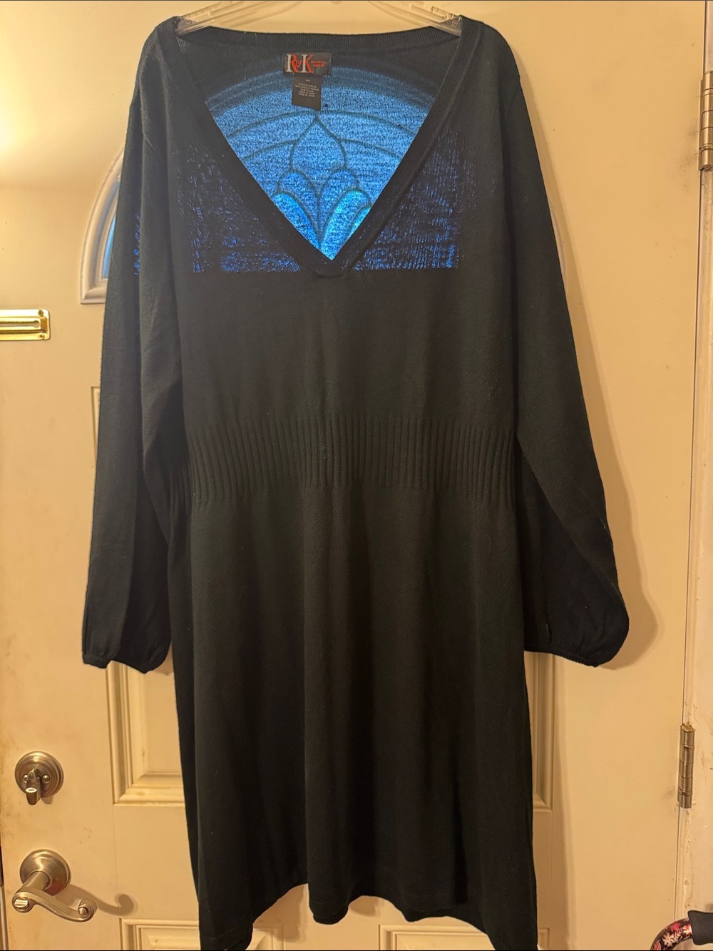 R&K Black V-Neck Long Sleeve Knit Dress